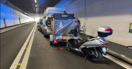 Maxi tamponamento sull'A13: coinvolti un camper, tre auto e uno scooter