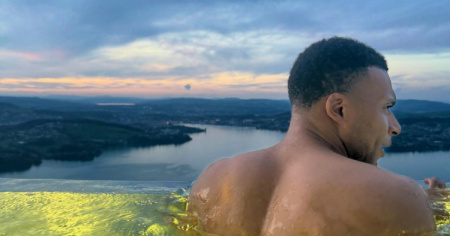 Mbappé si rilassa in Svizzera