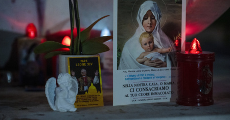 Papa Leone operato per un tumore maligno al polmone