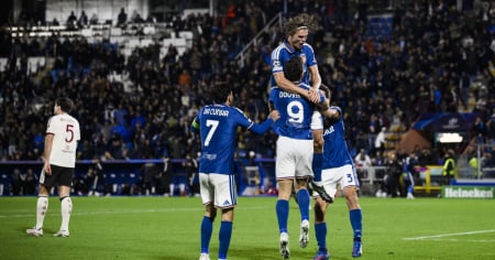 Un Como straripante umilia lo United