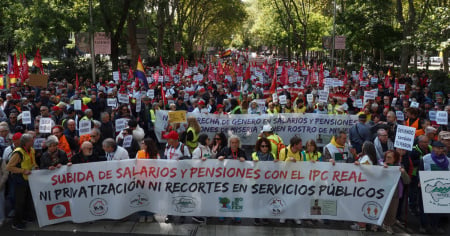 Madrid, 250'000 persone in piazza per difendere le pensioni pubbliche