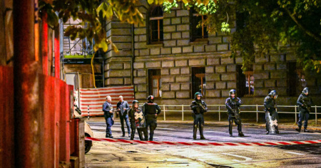 Manifestazione notturna degenera