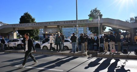 Attesa al Gemelli per il Papa