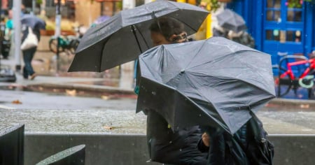 Tempesta Boelo in arrivo: raffiche di vento fino a 150 km/h minacciano la Svizzera