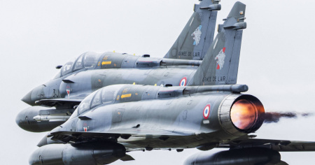 «Come una palla di fuoco»: il caccia francese precipita