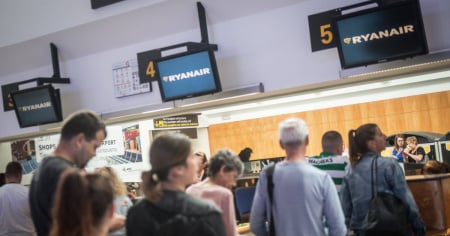 Ryanair, cambia il check-in dei bagagli: occhio all'orologio