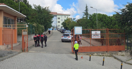 15enne accoltella studenti a scuola: un morto e 7 feriti