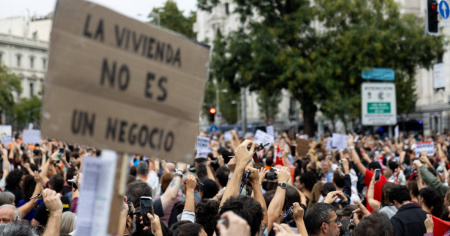 In migliaia in corteo contro la crisi abitativa