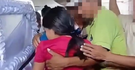 Creduta morta, si risveglia nella bara durante il suo funerale