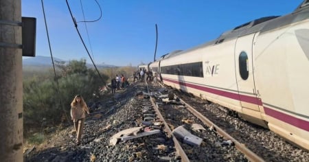«L'impatto violentissimo e poi le urla»: il racconto dei passeggeri sopravvissuti