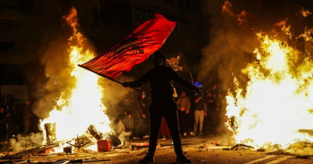 La gioventù europea protesta. Perché in Svizzera tutto resta tranquillo?