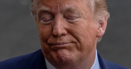 Orologio e lingotto d’oro a Trump, Seco: «Erano per il popolo americano»