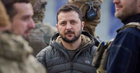 Zelensky: «Neutralità e limiti all'esercito non sono negoziabili»