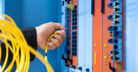 L'Iran è pronto a colpire hub e data center Usa negli Emirati