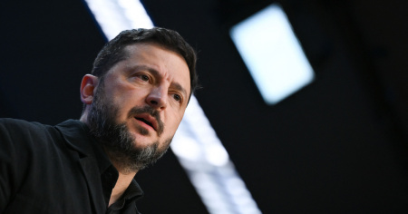 Zelensky chiede altri 70 miliardi all'UE, Trump attacca: «Non vuole la pace»
