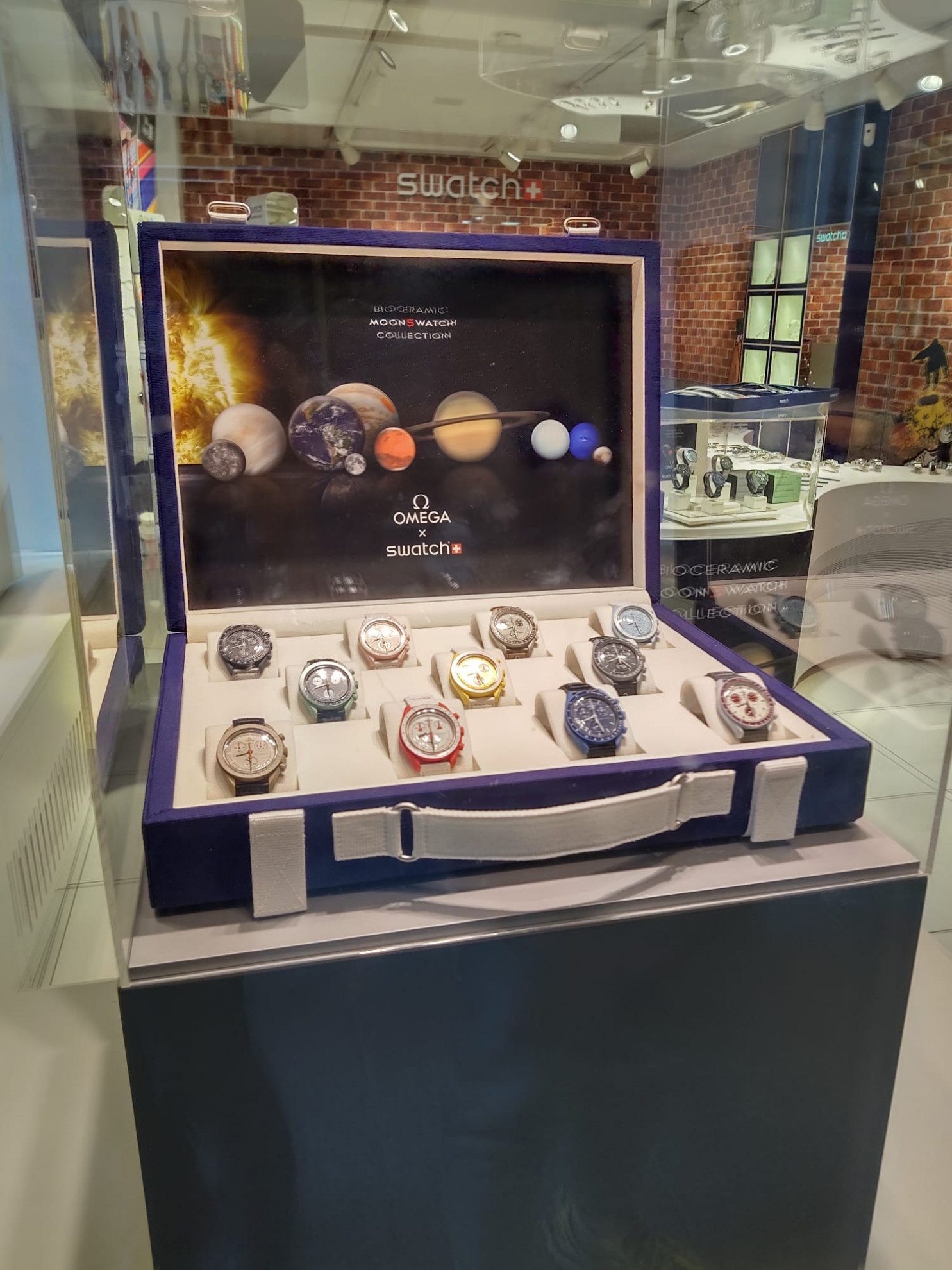 Azioni di Swatch in netto rialzo grazie al MoonSwatch - Ticinonline